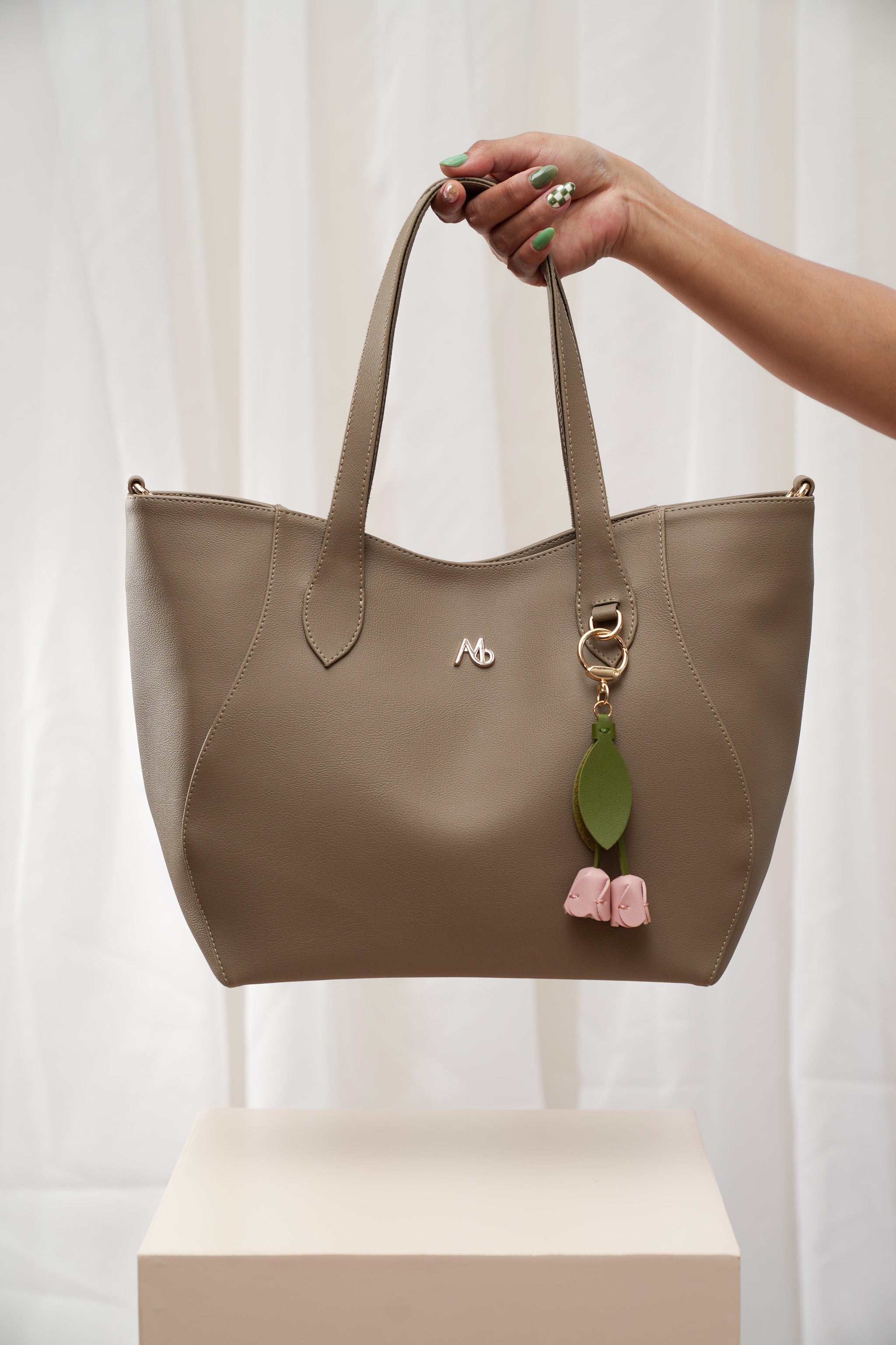 #color_taupe