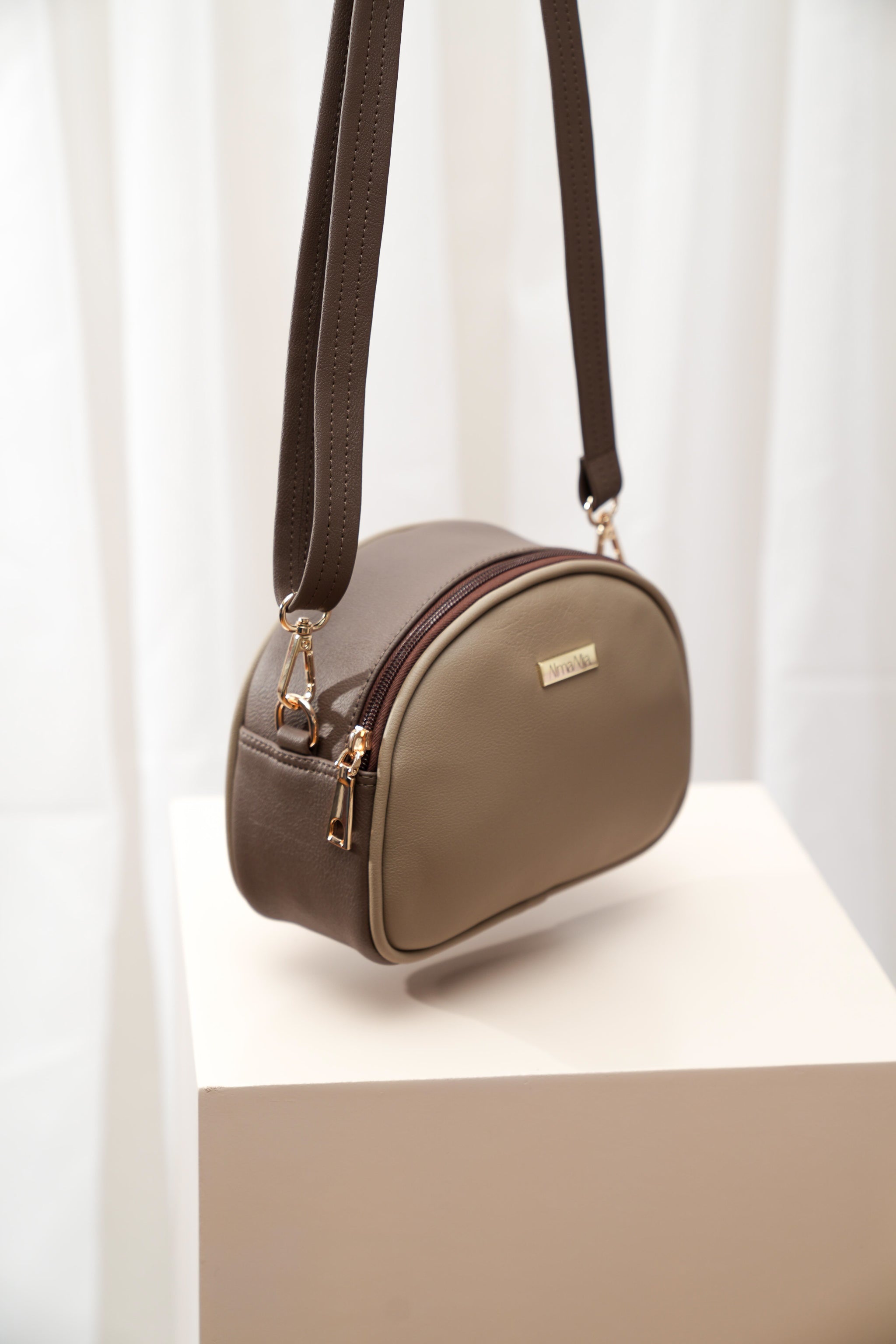 #color_taupe
