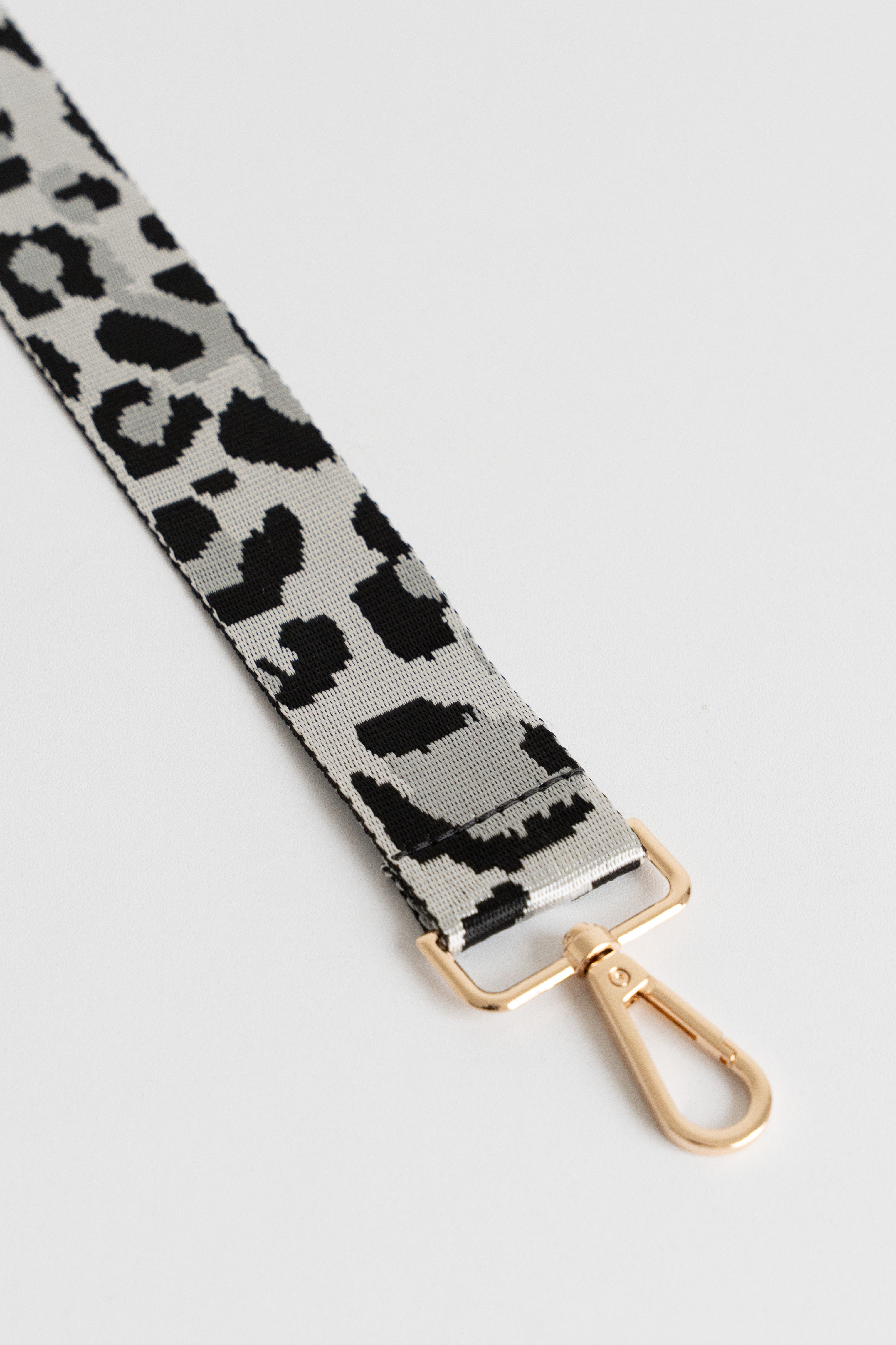 #color_leopardo gris
