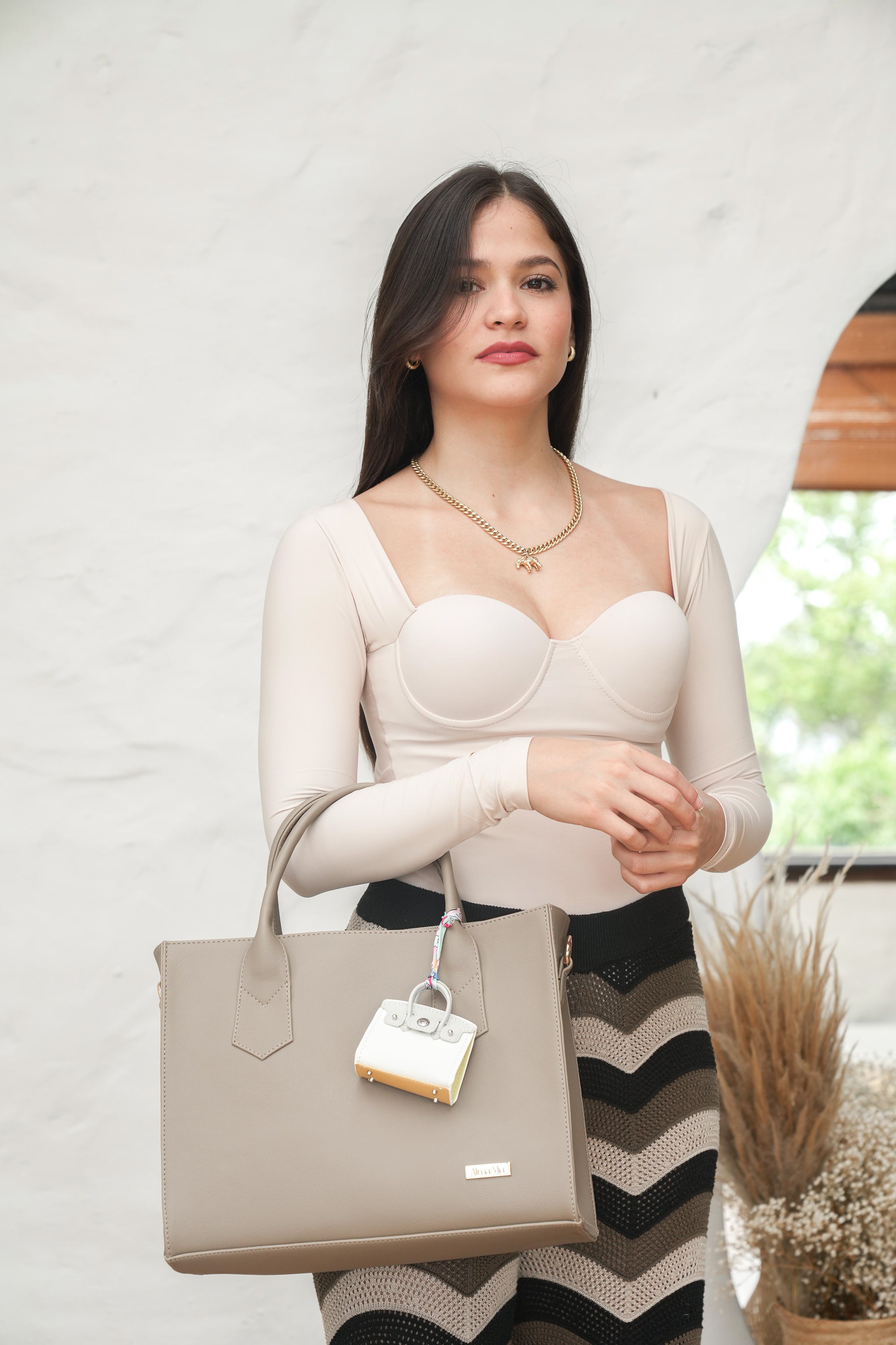 #color_taupe